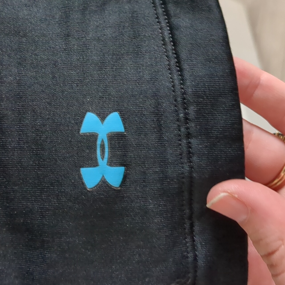 Under Armour Black Long Sleeve Shirt - Picture 3 of 5